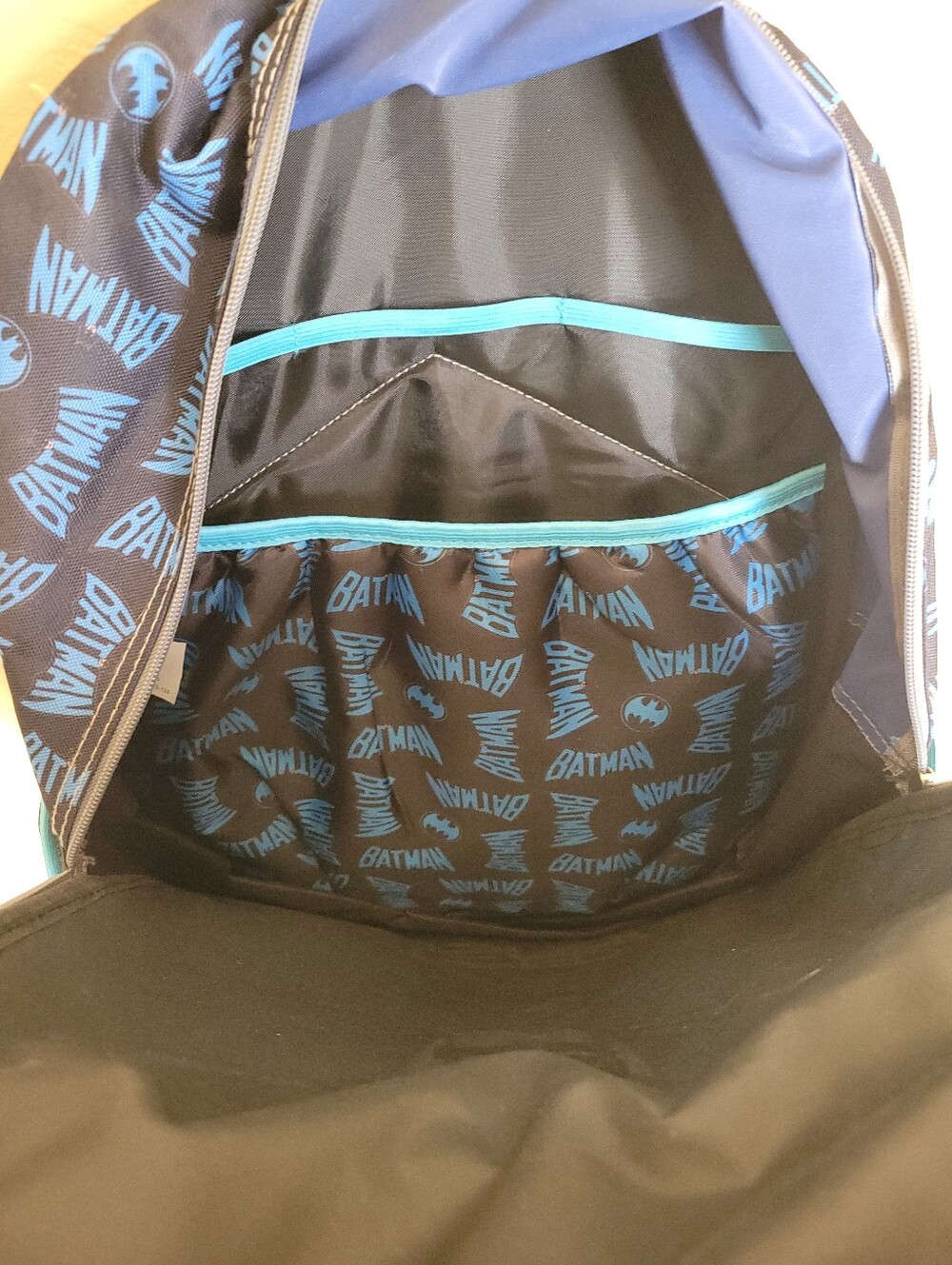 Batman Backpack - Picture 4 of 5